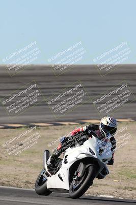 media/Jan-15-2026-Racers Edge (Thu) [[dfebeb70ab]]/3-B Group/Session 2 (Bowl Exit)/